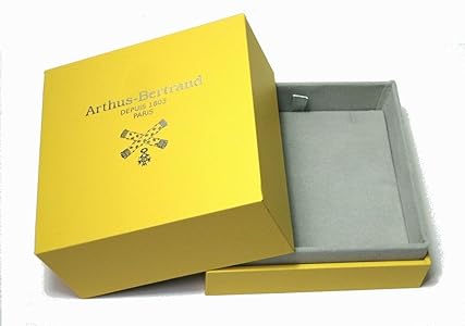 Amazon | バラ窓 ペンダントチャーム（透かし）パリノート